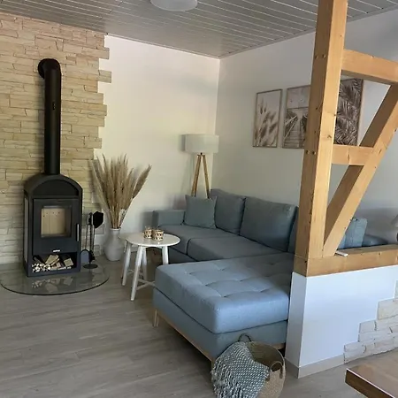 Neu! Fasanennest דירה